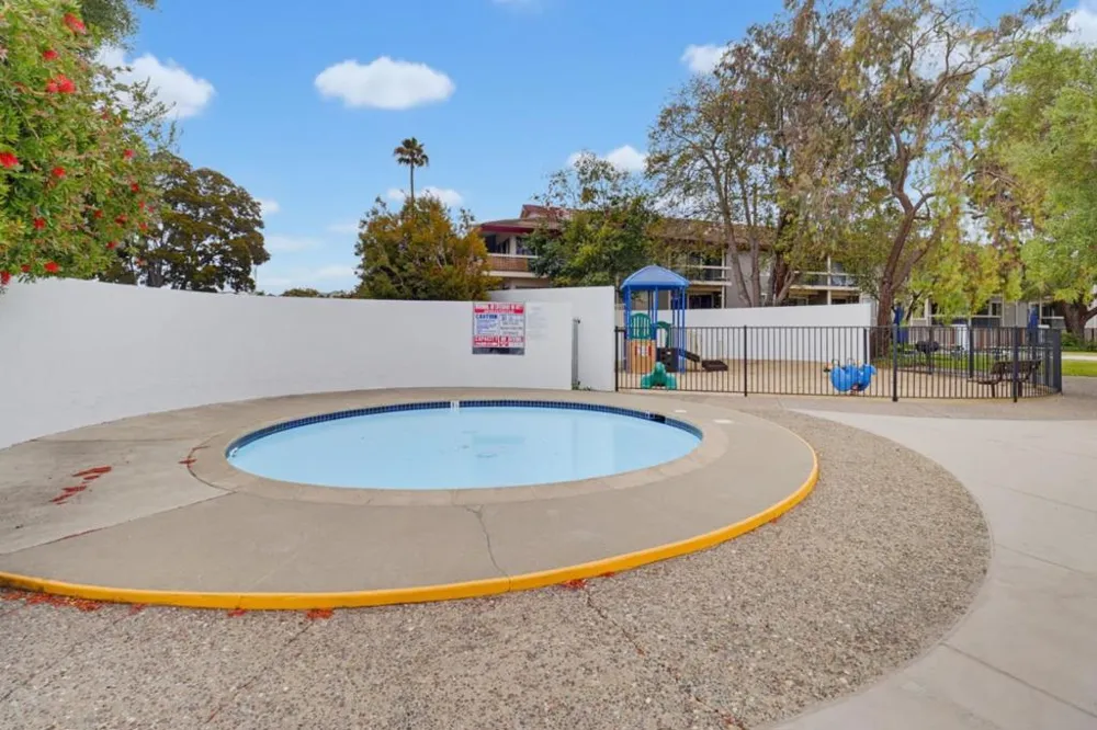 707 Fathom Drive #208 San Mateo, CA 94404