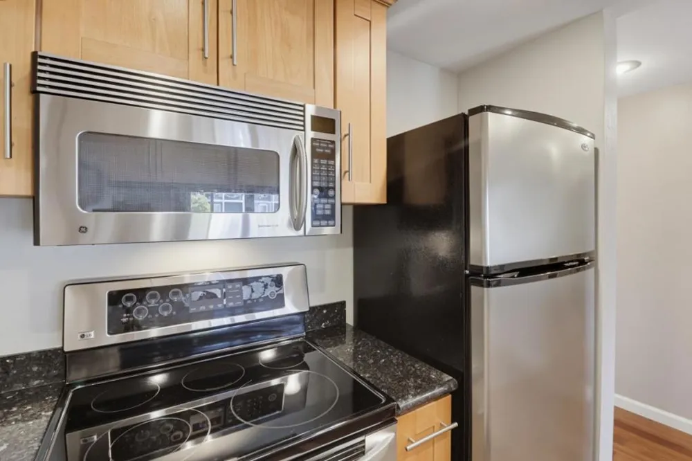 707 Fathom Drive #208 San Mateo, CA 94404