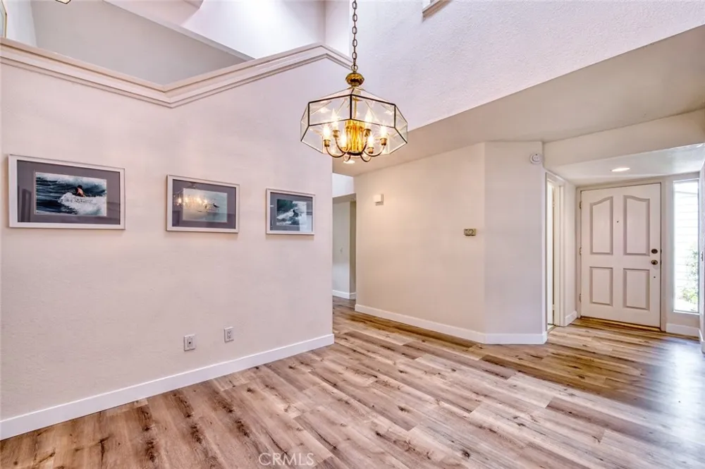 205 Santa Rosa Court Laguna Beach, CA 92651