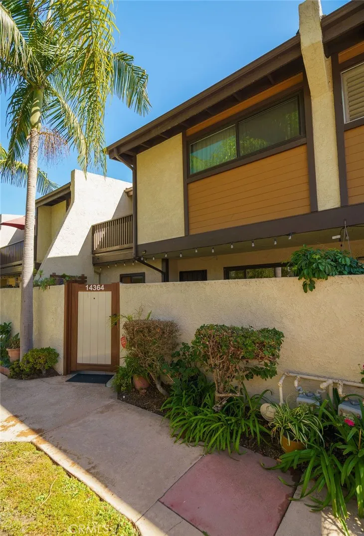 14364 Yukon Avenue #11 Hawthorne, CA 90250
