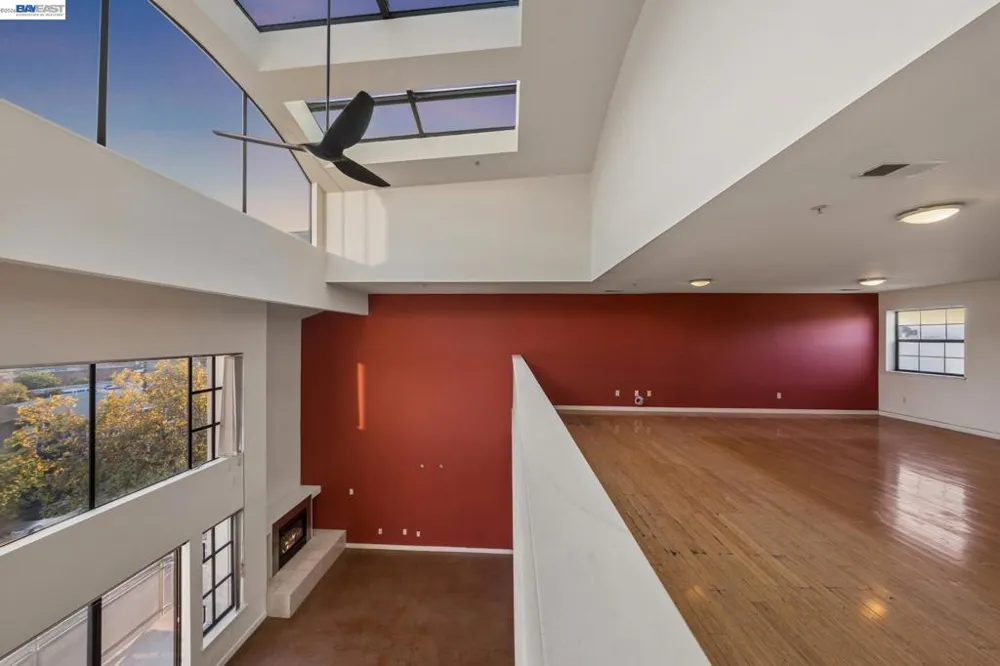 850 W GRAND AVE #14 Oakland, CA 94607