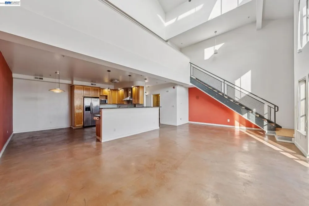 850 W GRAND AVE #14 Oakland, CA 94607