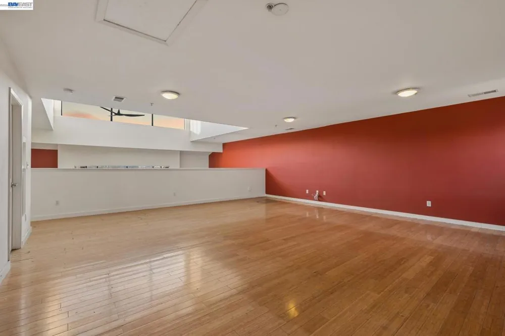 850 W GRAND AVE #14 Oakland, CA 94607