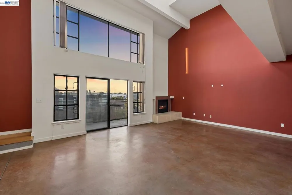 850 W GRAND AVE #14 Oakland, CA 94607