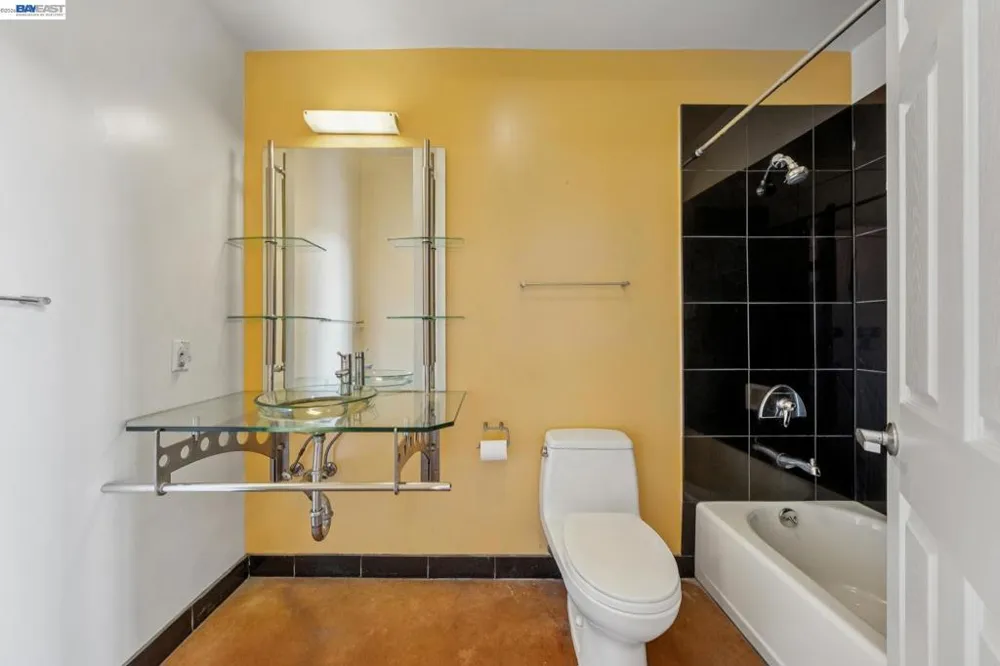 850 W GRAND AVE #14 Oakland, CA 94607