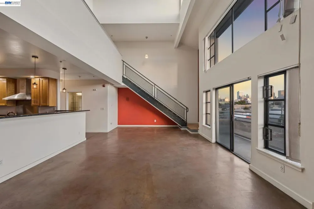 850 W GRAND AVE #14 Oakland, CA 94607
