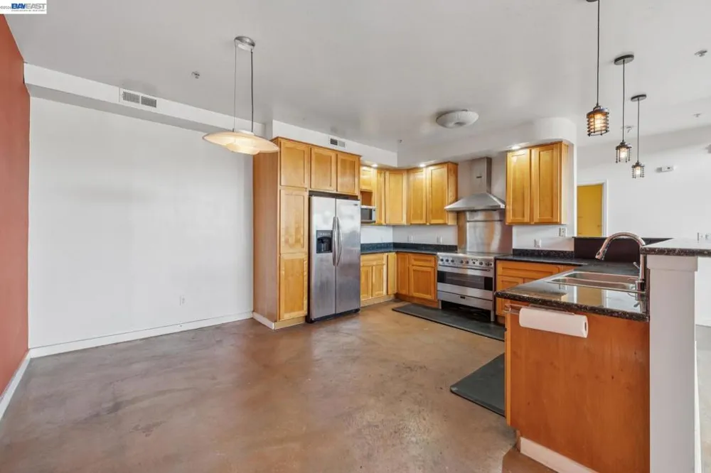 850 W GRAND AVE #14 Oakland, CA 94607