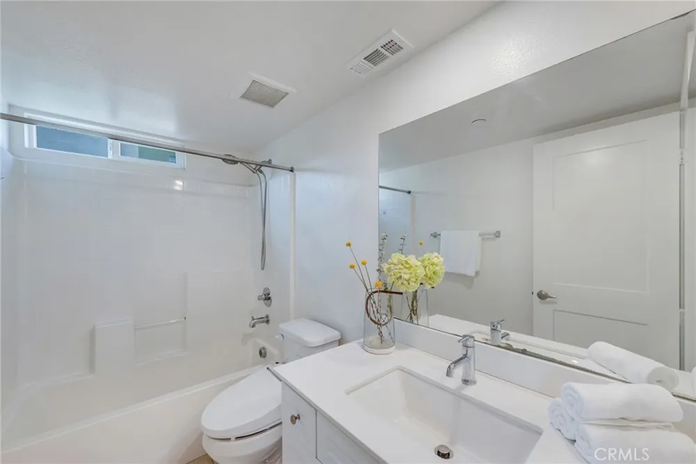17614 Garden House Bellflower, CA 90706