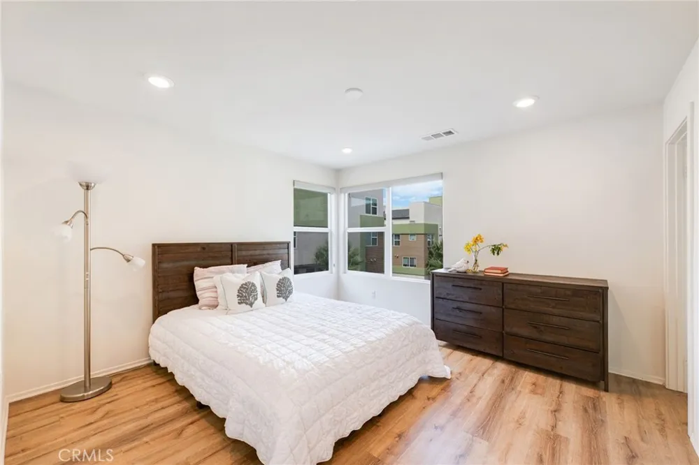 17614 Garden House Bellflower, CA 90706