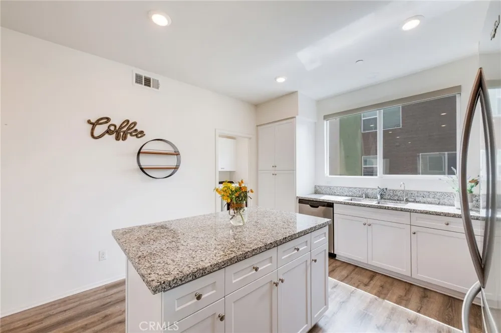 17614 Garden House Bellflower, CA 90706