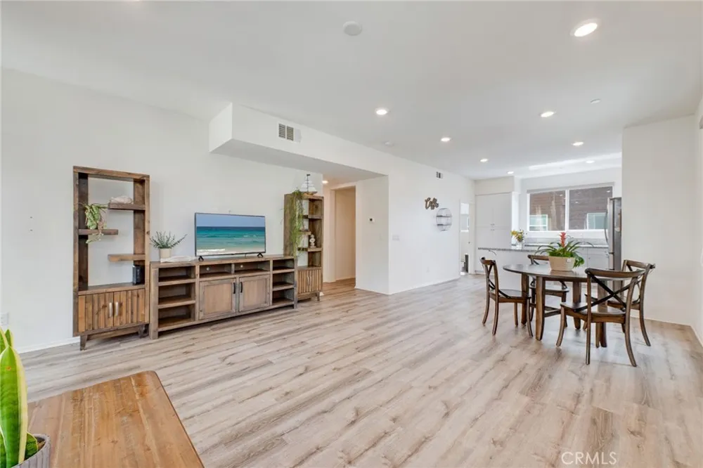 17614 Garden House Bellflower, CA 90706