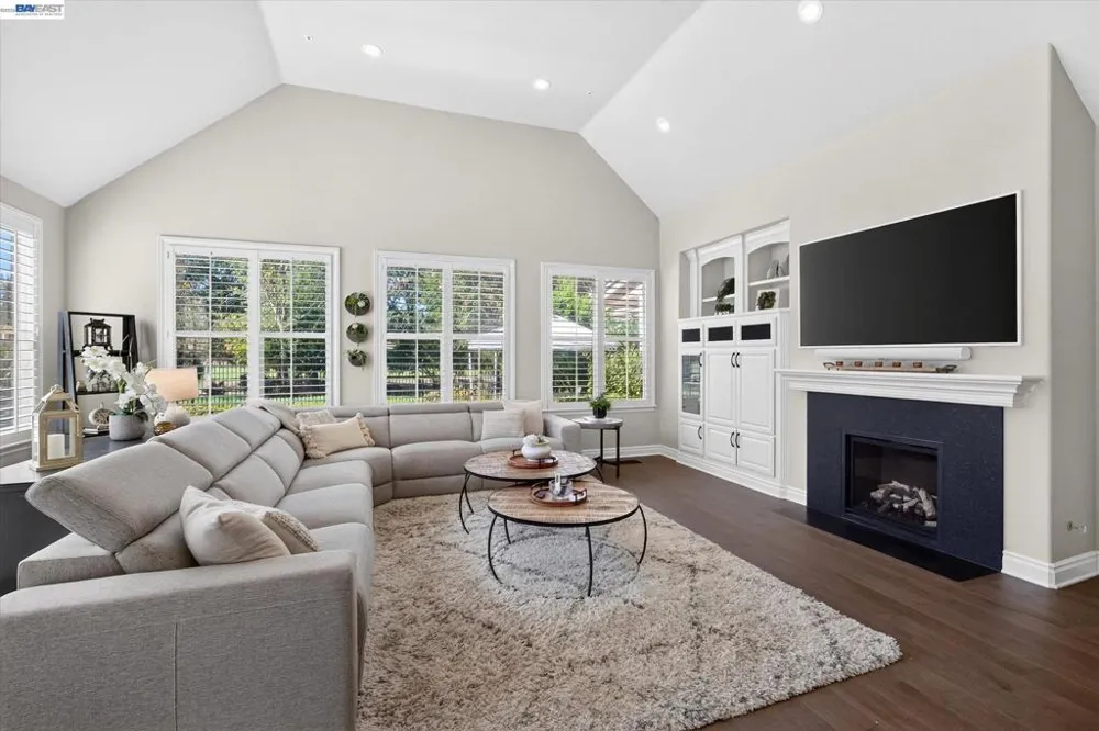 3019 E Ruby Hill Dr Pleasanton, CA 94566