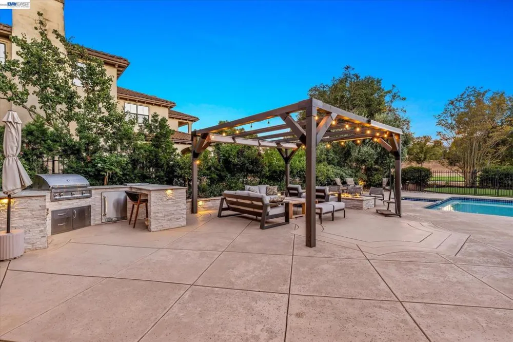 3019 E Ruby Hill Dr Pleasanton, CA 94566