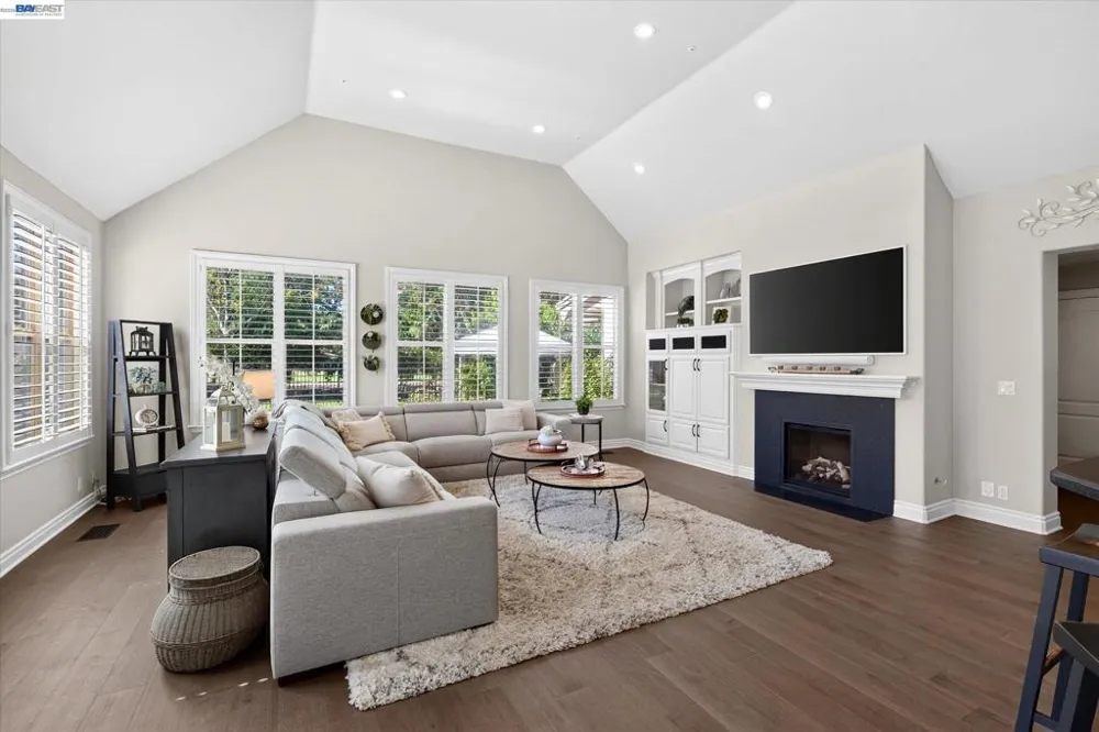 3019 E Ruby Hill Dr Pleasanton, CA 94566