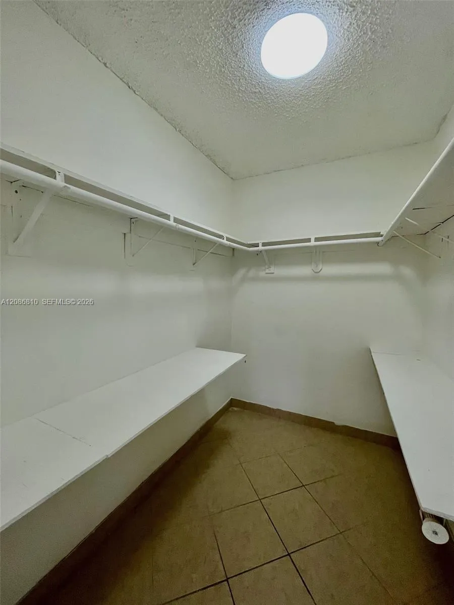 1035 W 77th St #412 Hialeah, FL 33014