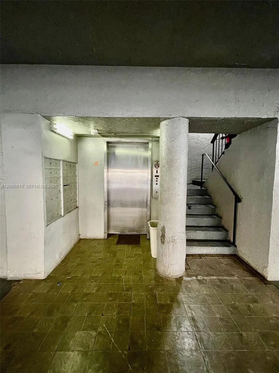 1035 W 77th St #412 Hialeah, FL 33014