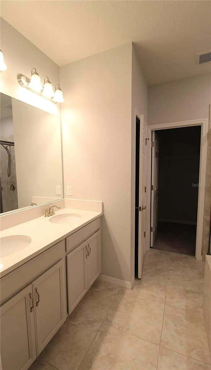 2922 GRAND KEMERTON PLACE Tampa, FL 33618