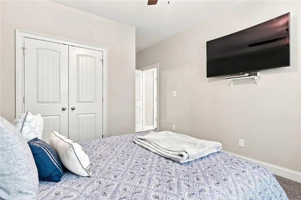 7271 Bluewater Douglasville, GA 30135