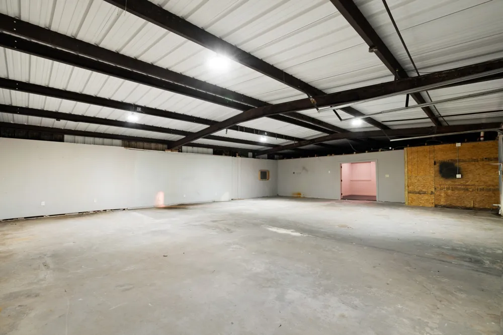 650 Main Street Paris, TX 75460