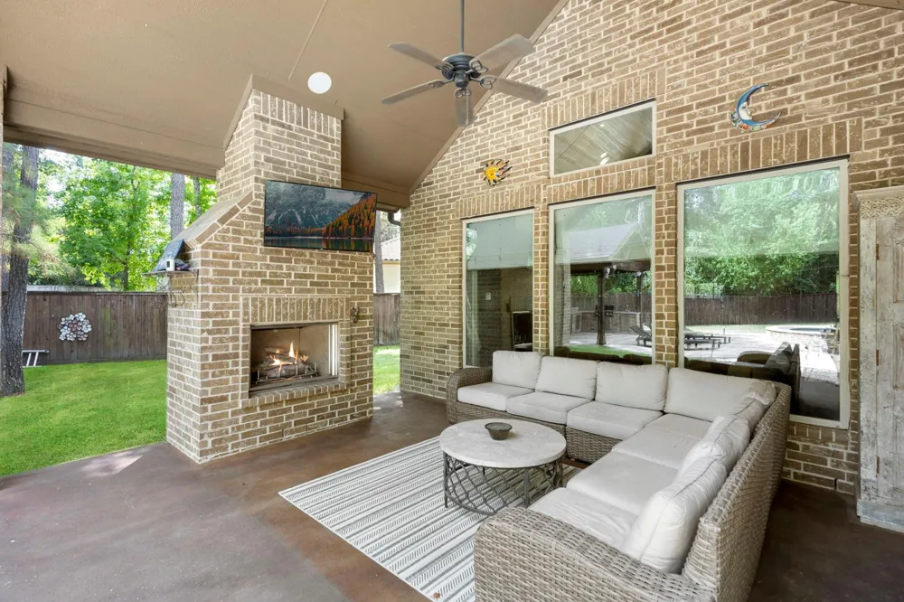 147 Pacific Grove Drive Montgomery, TX 77316
