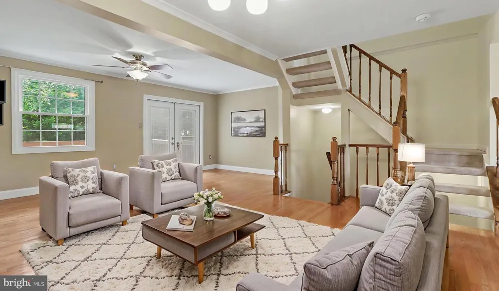 21744 LEATHERLEAF CIRCLE Sterling, VA 20164