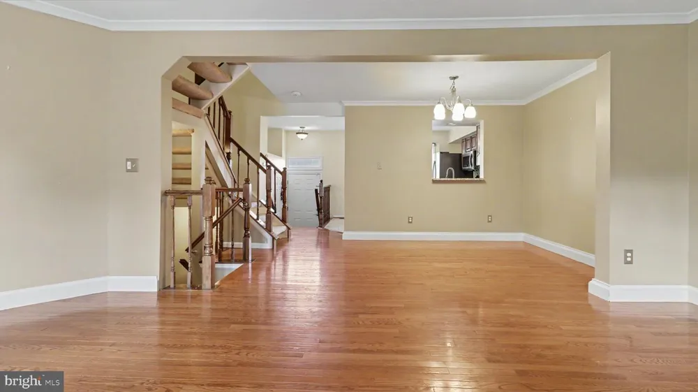 21744 LEATHERLEAF CIRCLE Sterling, VA 20164