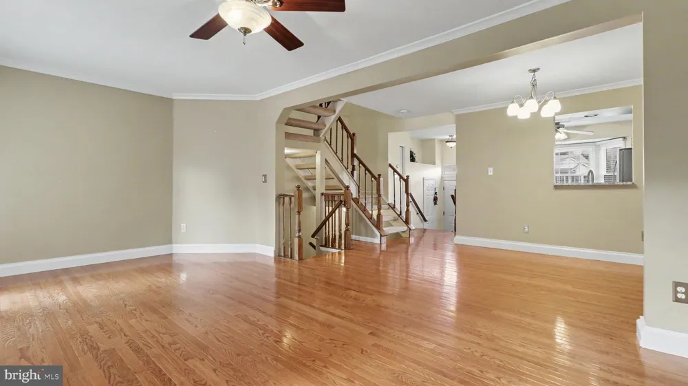 21744 LEATHERLEAF CIRCLE Sterling, VA 20164