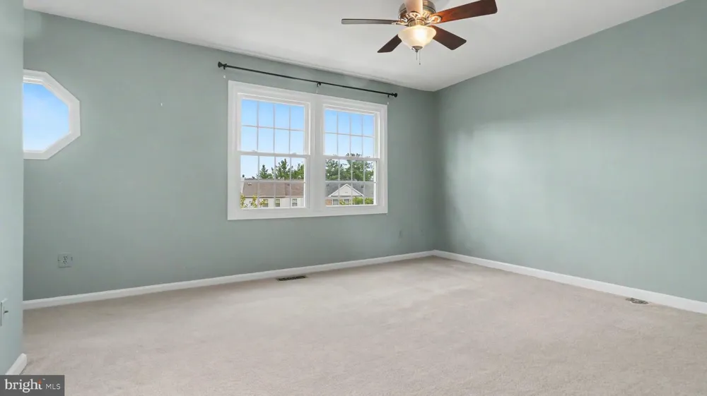 21744 LEATHERLEAF CIRCLE Sterling, VA 20164