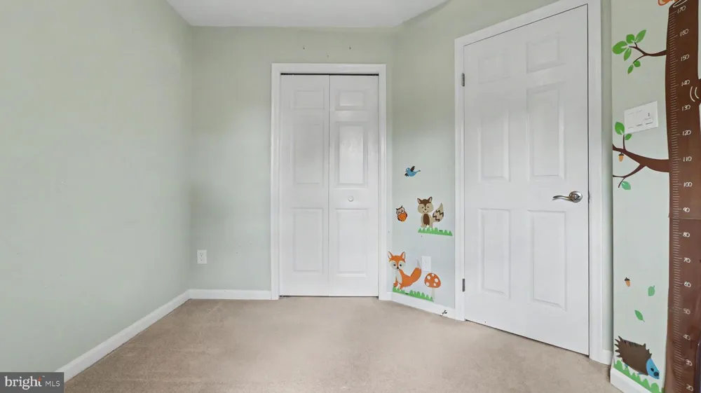 21744 LEATHERLEAF CIRCLE Sterling, VA 20164