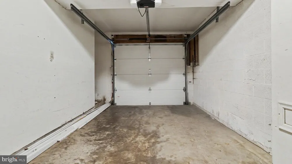 21744 LEATHERLEAF CIRCLE Sterling, VA 20164
