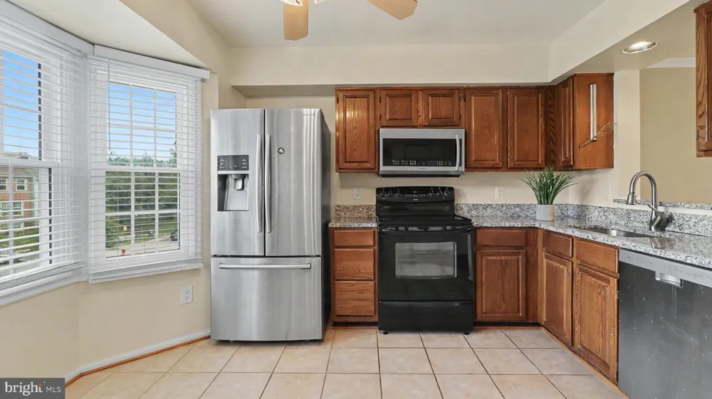 21744 LEATHERLEAF CIRCLE Sterling, VA 20164