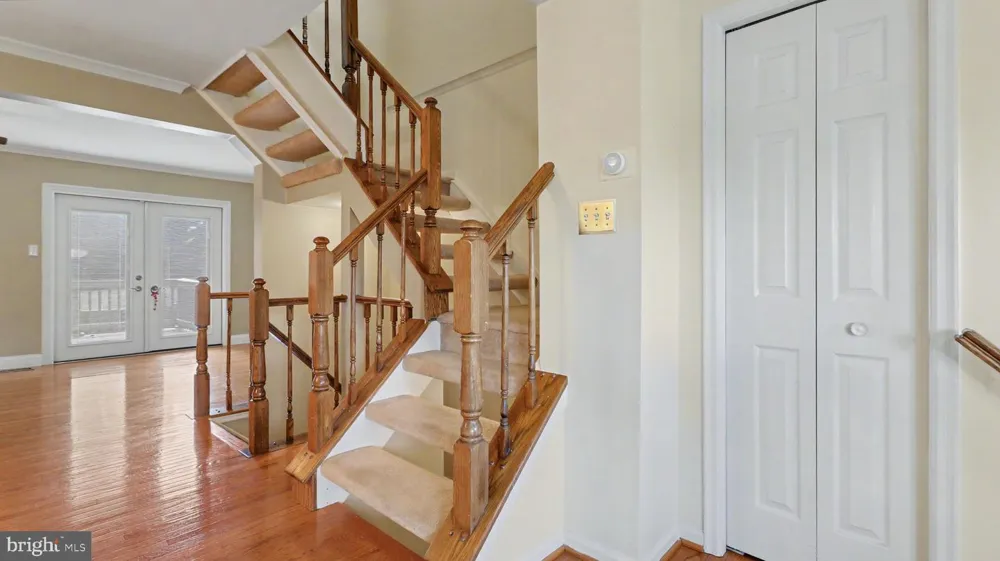 21744 LEATHERLEAF CIRCLE Sterling, VA 20164