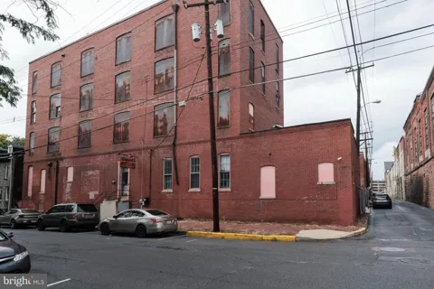 619 SPRUCE STREET