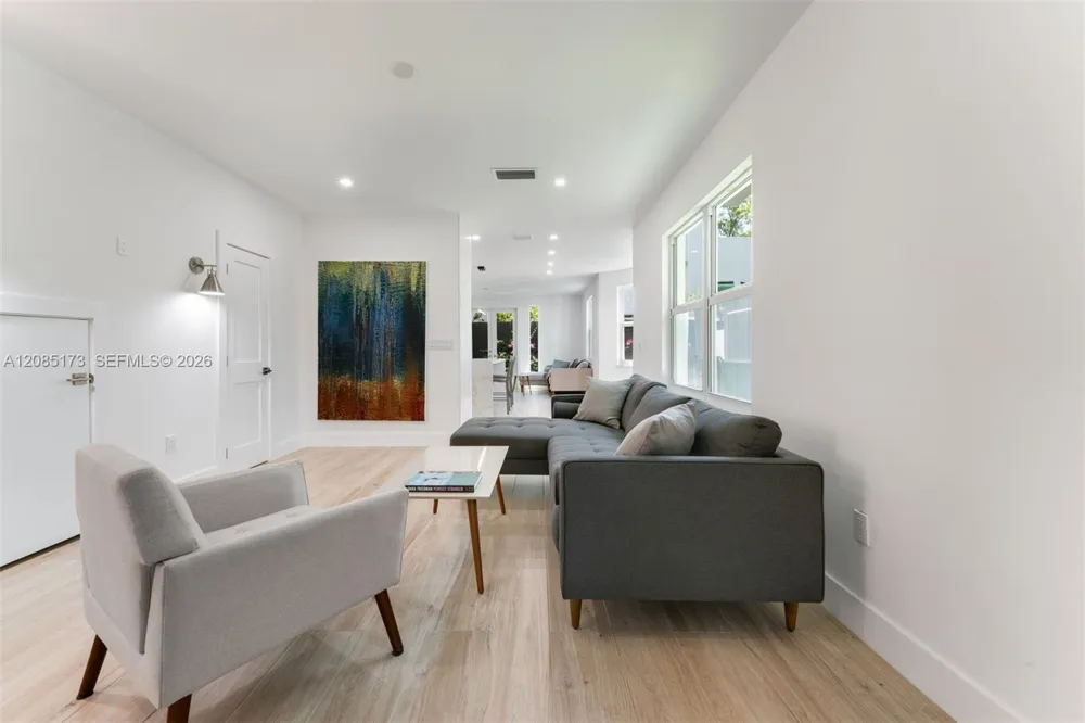 3125 Paola Dr Miami, FL 33133