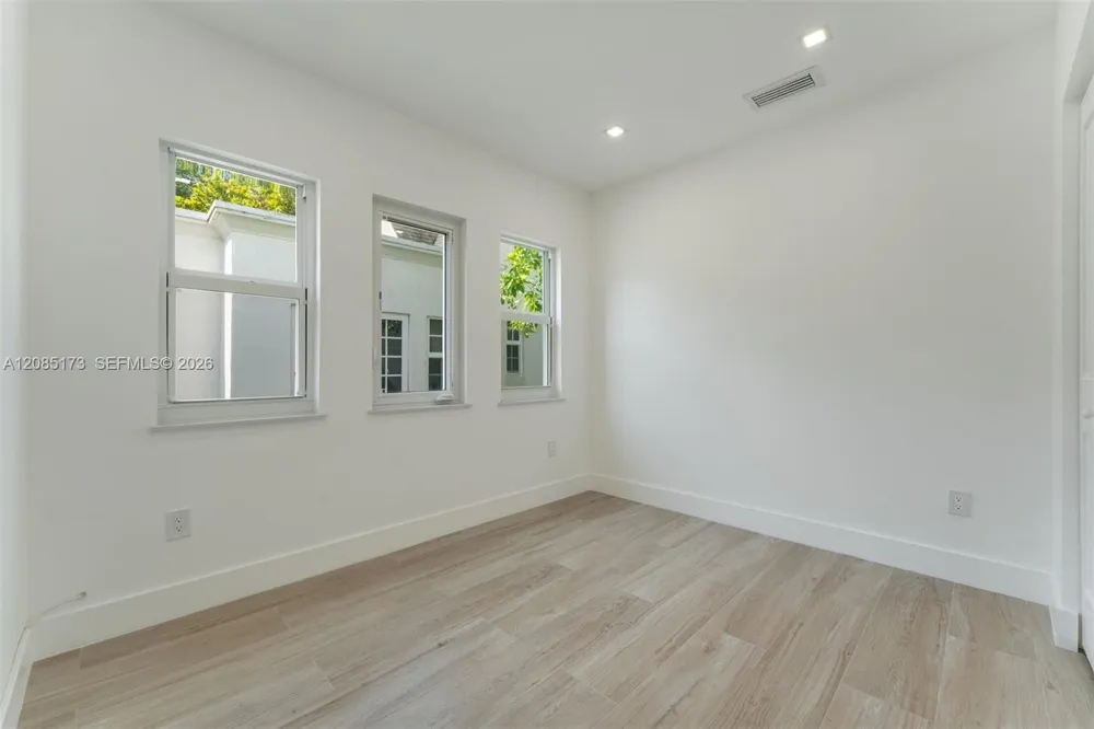 3125 Paola Dr Miami, FL 33133