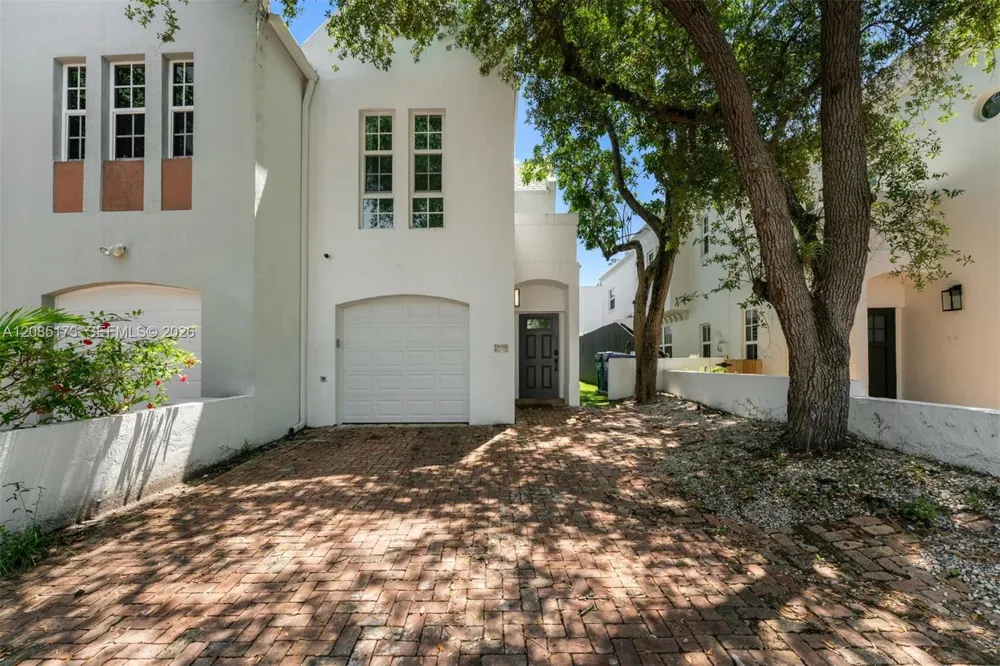 3125 Paola Dr Miami, FL 33133
