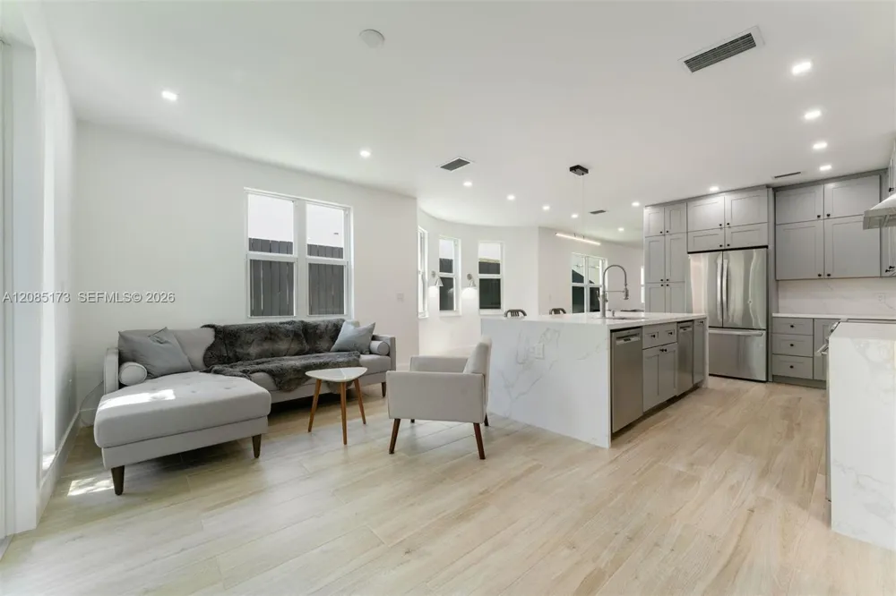 3125 Paola Dr Miami, FL 33133