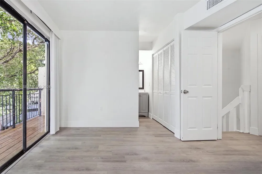 5796 W 26th Ave #205 Hialeah, FL 33016
