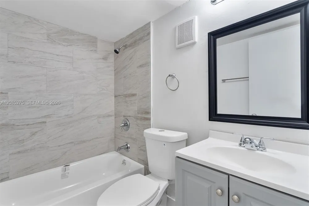 5796 W 26th Ave #205 Hialeah, FL 33016