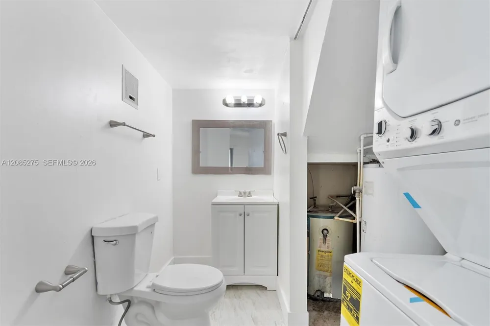 5796 W 26th Ave #205 Hialeah, FL 33016