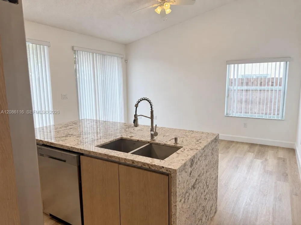 11270 NW 53rd Ln Doral, FL 33178
