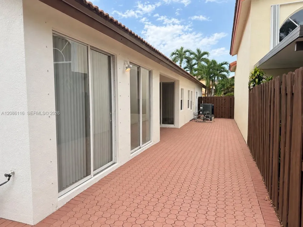 11270 NW 53rd Ln Doral, FL 33178