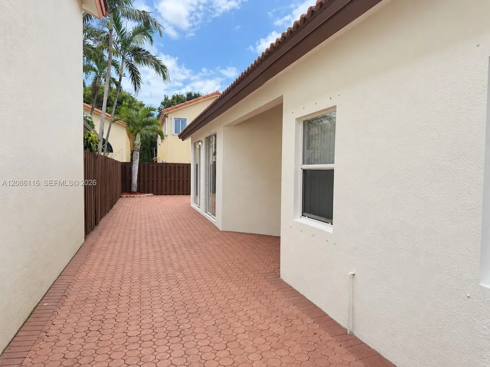 11270 NW 53rd Ln Doral, FL 33178