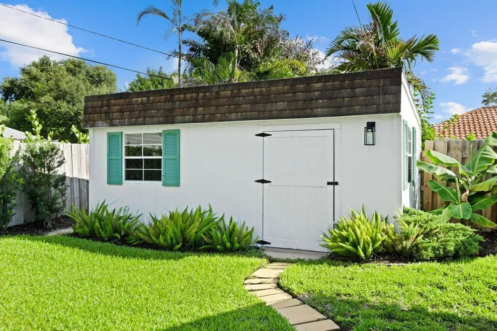 14 SE Paddock Circle Tequesta, FL 33469