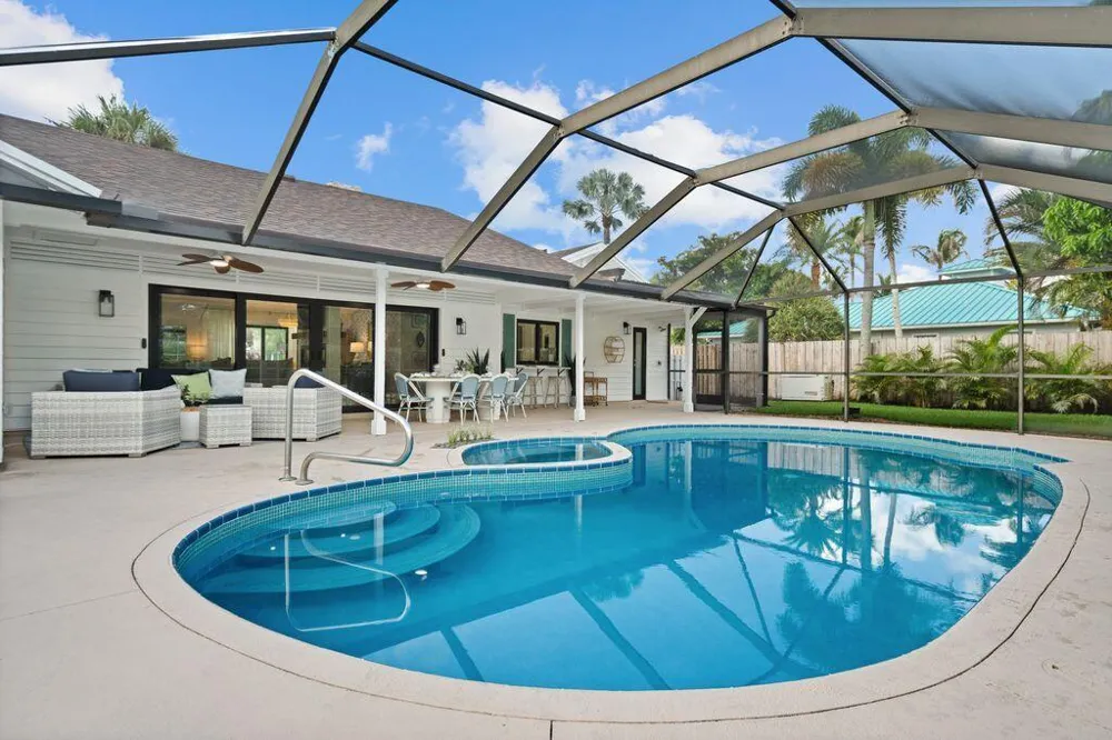 14 SE Paddock Circle Tequesta, FL 33469