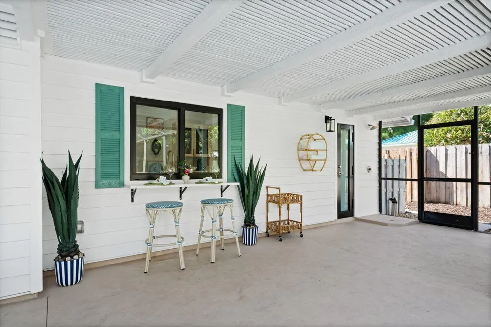 14 SE Paddock Circle Tequesta, FL 33469