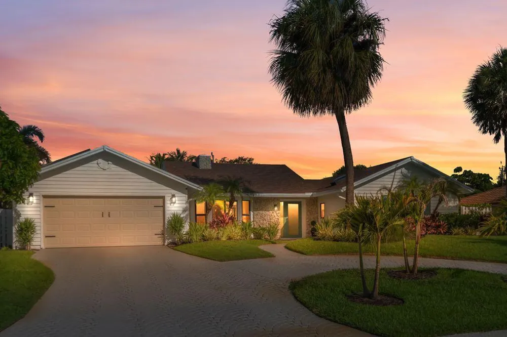14 SE Paddock Circle Tequesta, FL 33469
