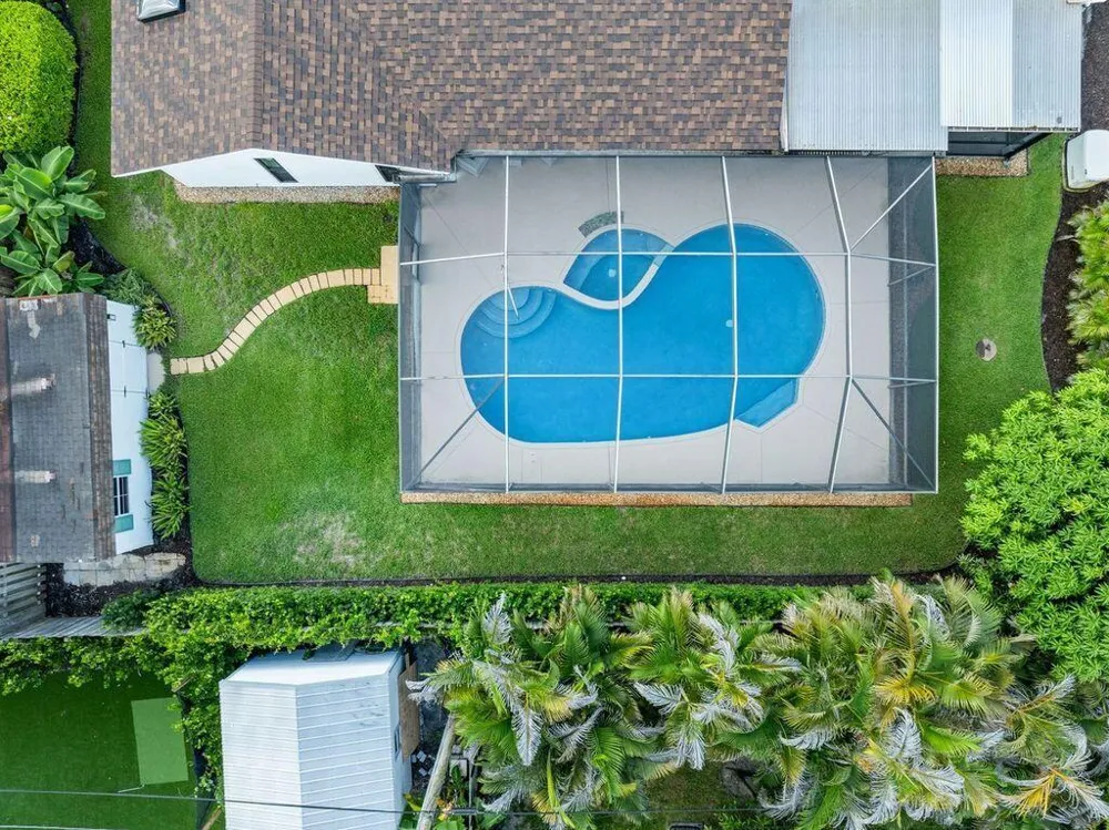 14 SE Paddock Circle Tequesta, FL 33469