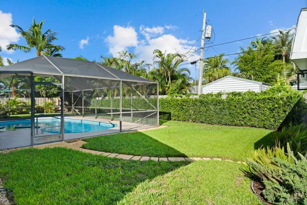 14 SE Paddock Circle Tequesta, FL 33469