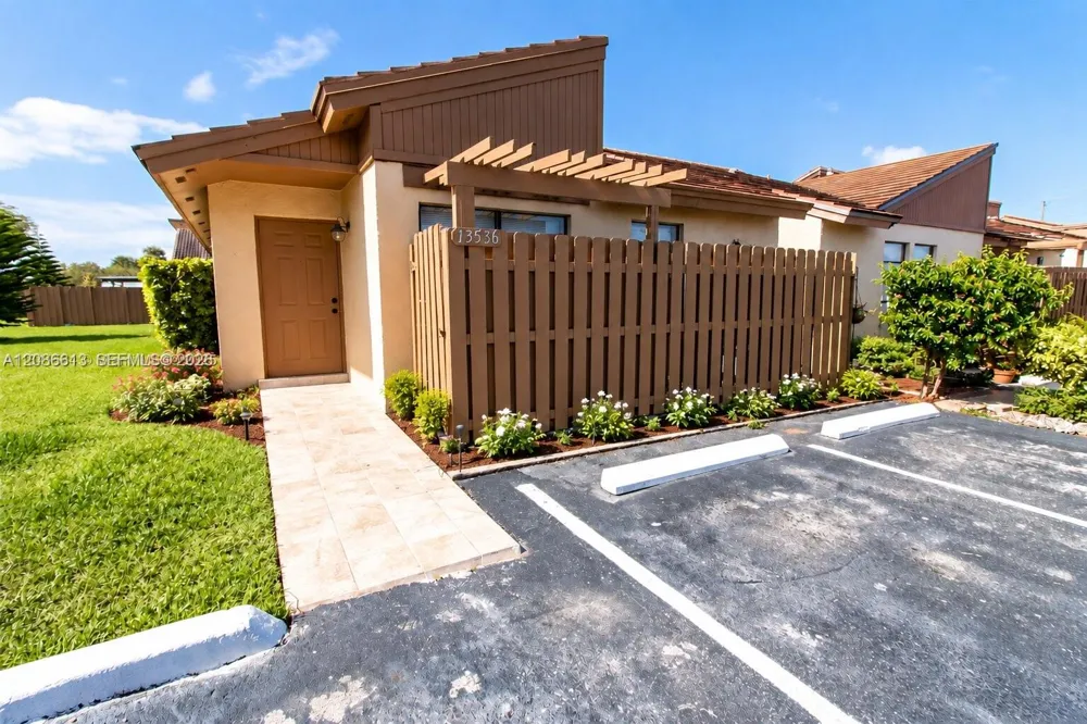 13536 SW 11th Ln Miami, FL 33184